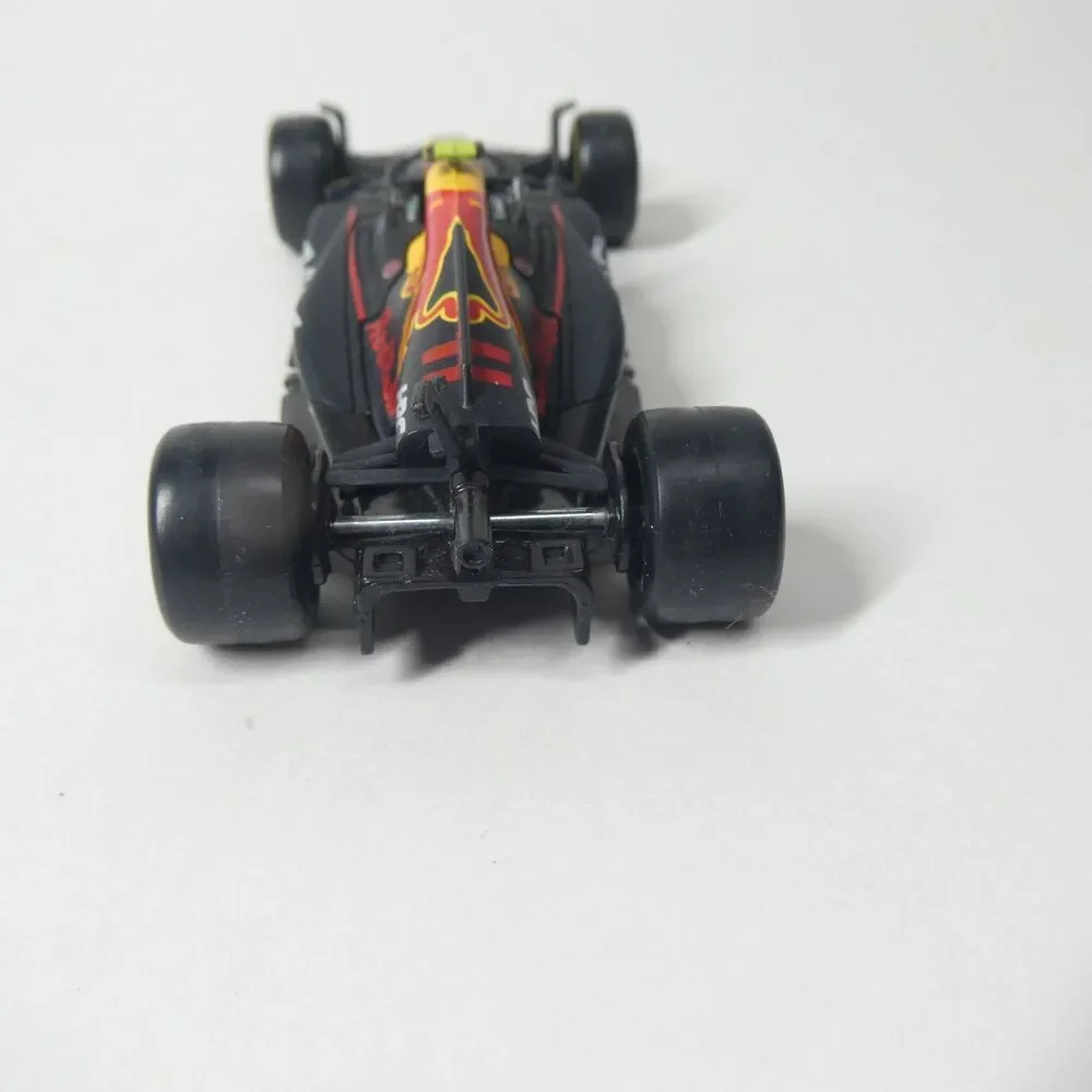Oracle Red Bull Racing RB18 2022 Formula One Diecast Model 1:43 Bburago